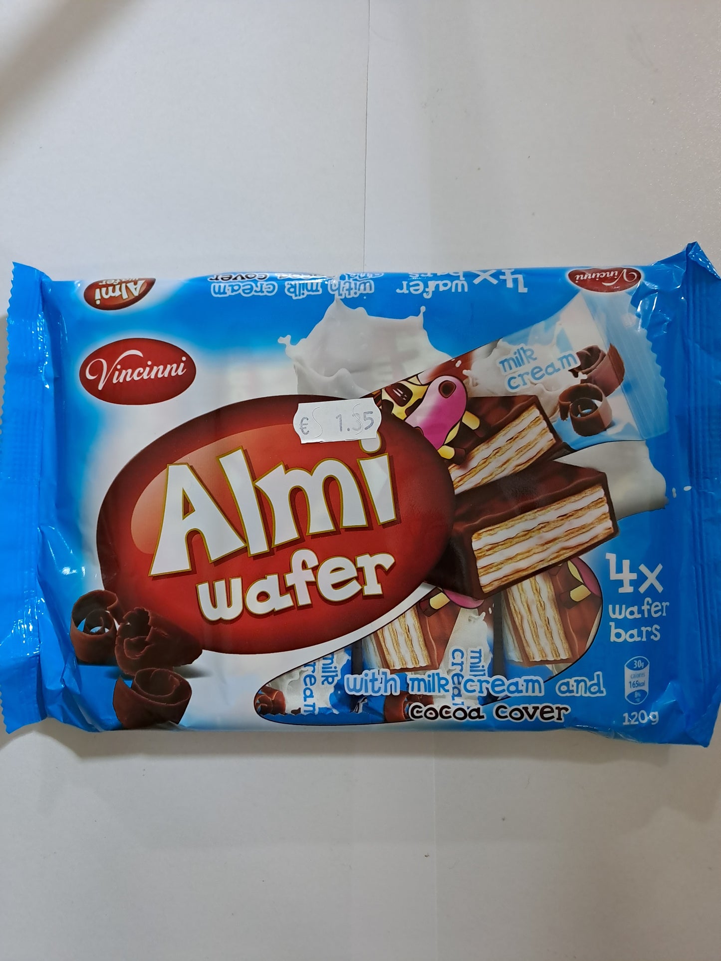 Vincinni Almi Wafer with milk cream and cocoa cover